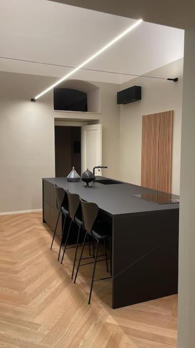 Meh Luxury Apartment City Centre Bari Exterior foto